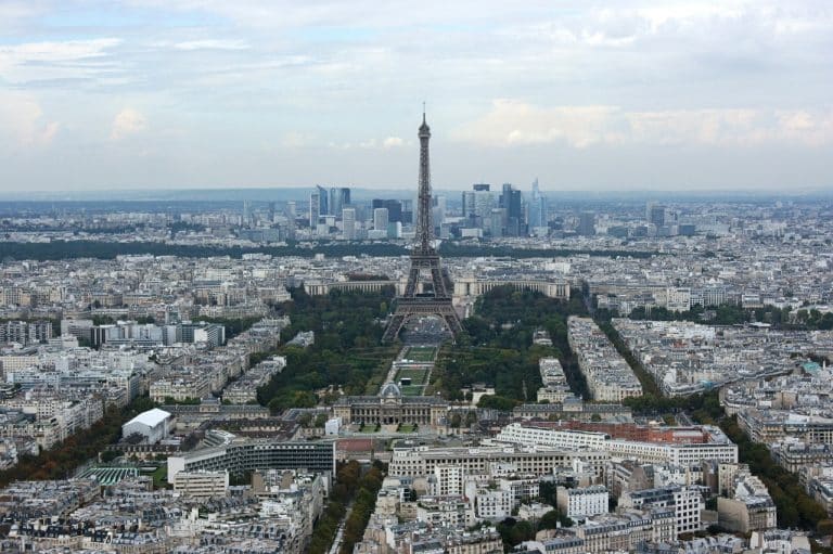 Elle accouche dans les locaux de la gare Montparnasse !
