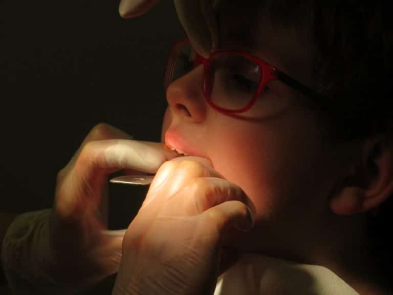 Les produits de dentition pour bébés et enfants doivent être uniquement vendus en pharmacie