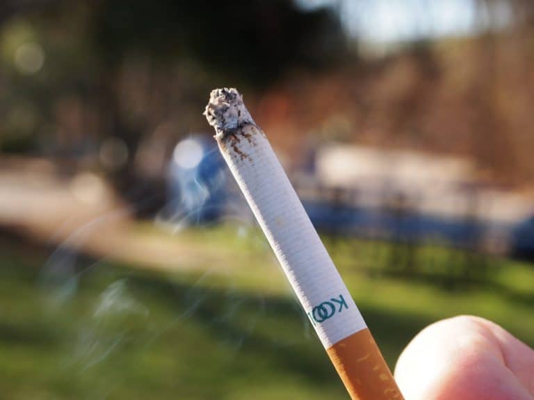 Tabac et grossesse, nous démêlons le vrai du faux !