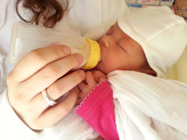 Les différentes signes que votre bébé traverse une poussée de croissance