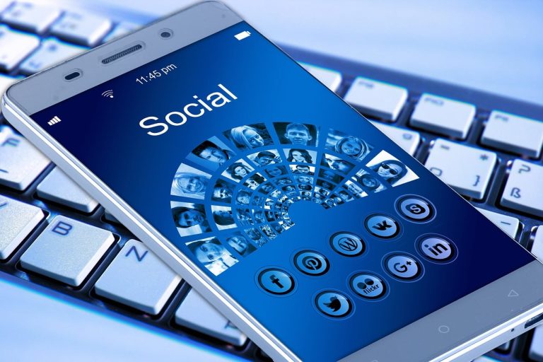 Facebook paie 15 euros par mois aux enfants pour installer une application d’espionnage