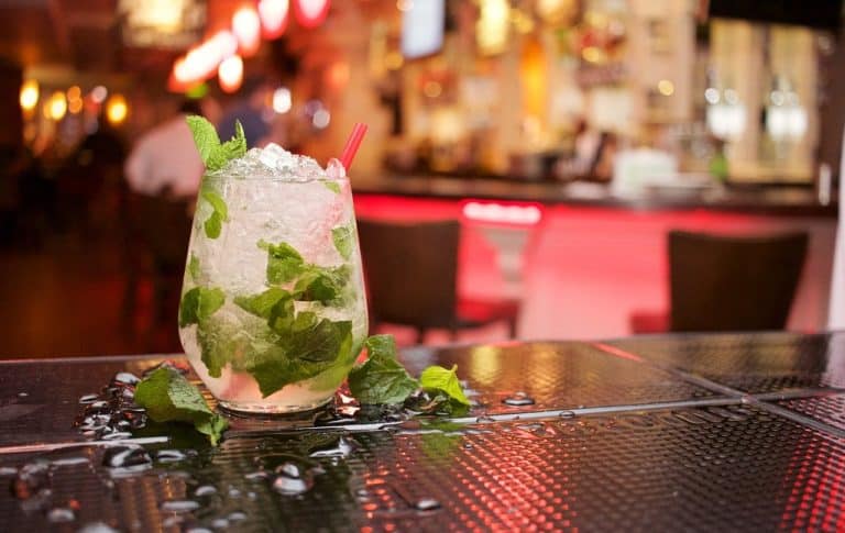 9 cocktails sans alcool pour s&rsquo;offrir des apéros sur grossesse cet hiver
