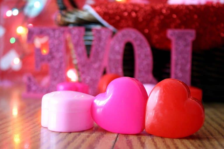 Déjà parents ? Voici 5 astuces pour passer malgré tout une belle Saint-Valentin !