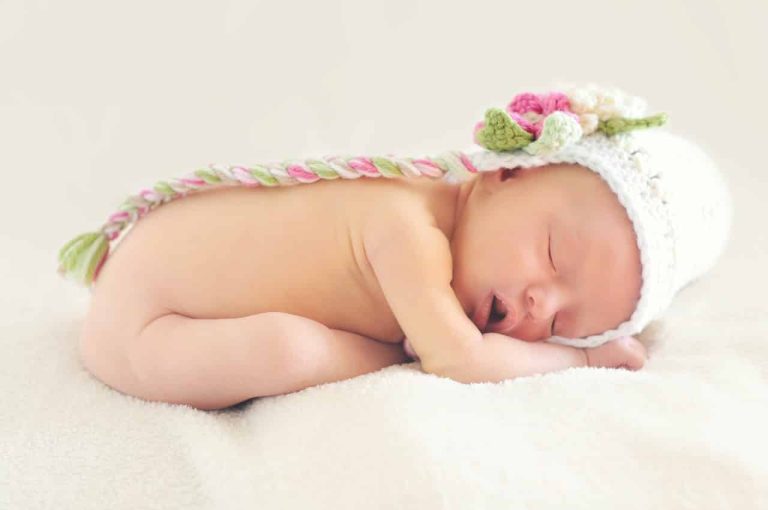Quelle est cette éruption cutanée sur les jambes de votre bébé ?