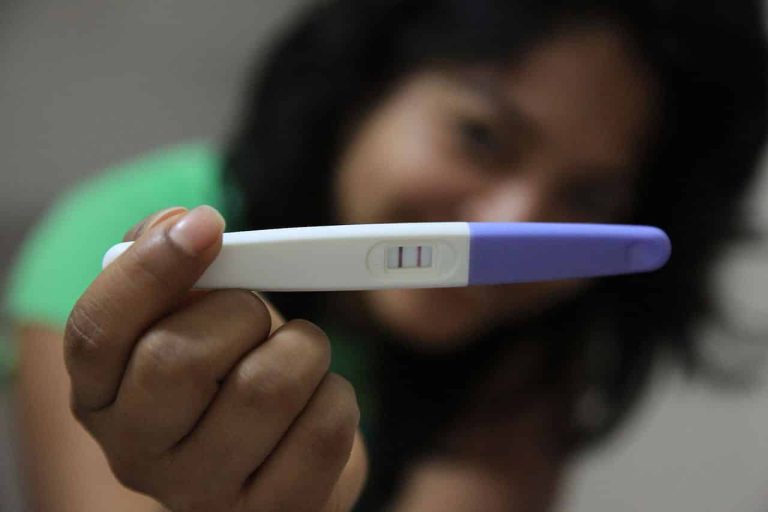 Confinement : les ventes de tests de grossesse ont explosé !