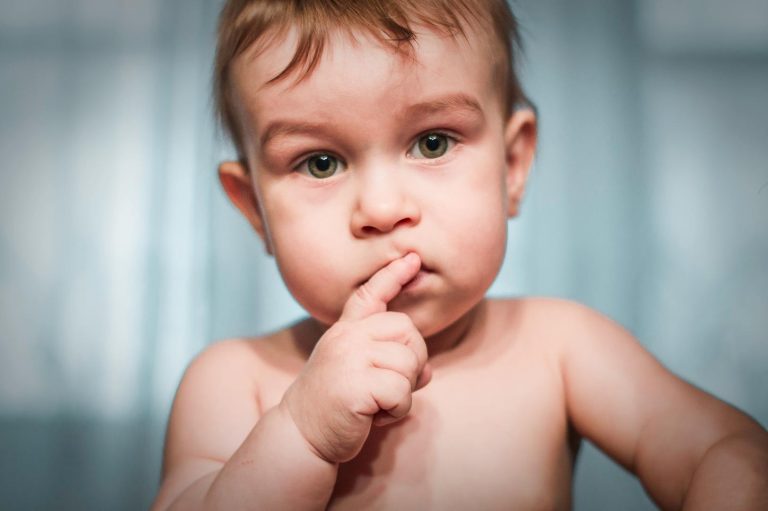 Quand faut-il amener bébé consulter un ORL ?