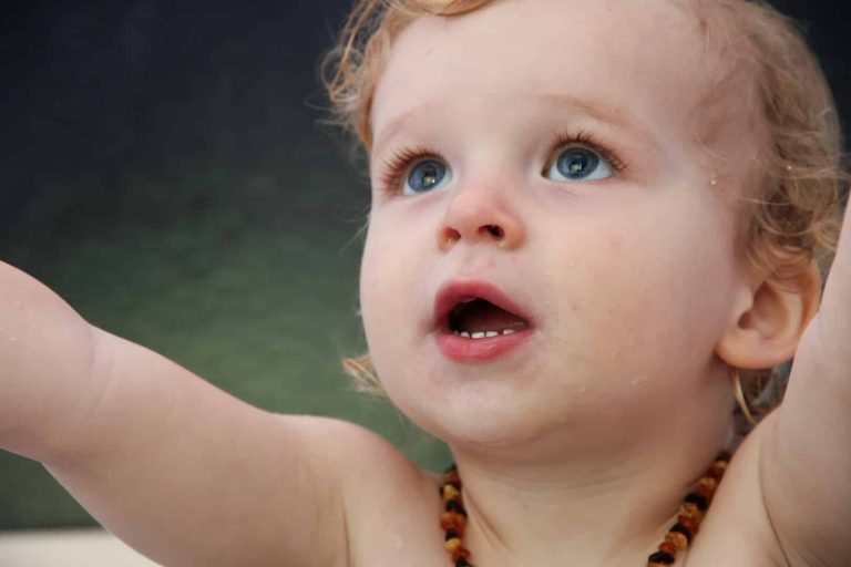 Premières dents de bébé : comment en prendre soin ?