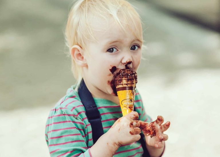 3 bonnes raisons de parfois laisser votre enfant se salir