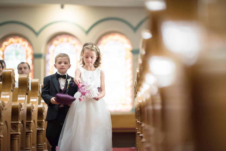 4 astuces pour occuper vos enfants durant une cérémonie de mariage