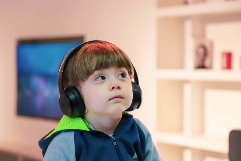Que faire si son enfant a du mal à entendre ?