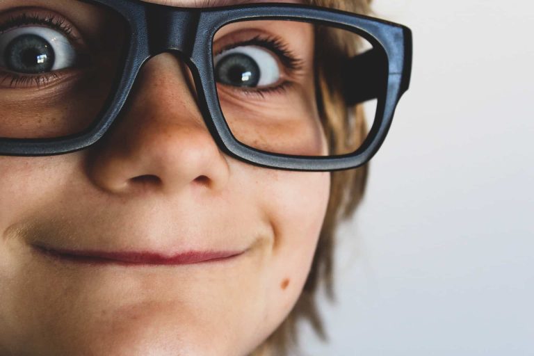 Problèmes de vue : quand faut-il amener son enfant chez l’ophtalmologue ?