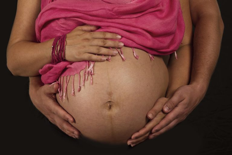 Parlons-en : le diastasis abdominal sur grossesse, une grave complication de la gestation (Partie 1)