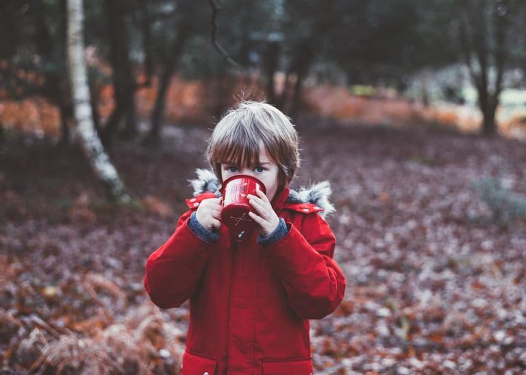 Tommy, le petit garçon de 7 ans allergique à l&rsquo;hiver (oui oui !)