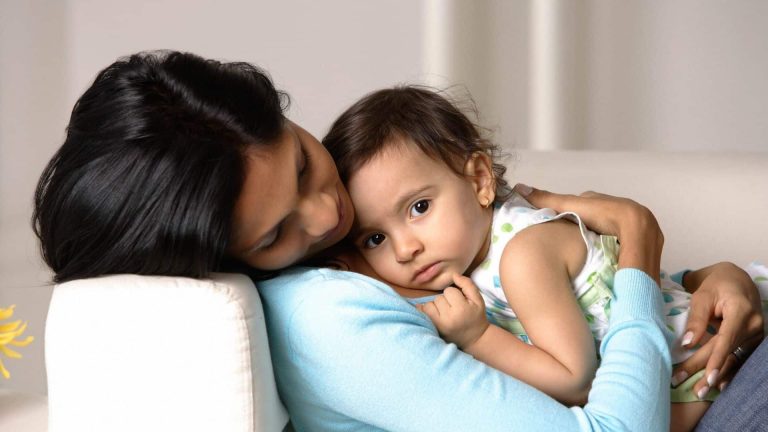 Peut-on faire confiance à une baby-sitter ?
