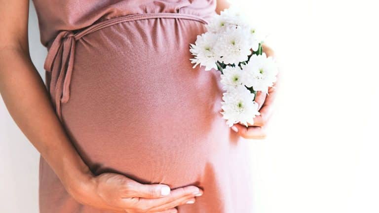 Grossesse : Certains ingrédients cosmétiques provoqueraient l&rsquo;obésité infantile