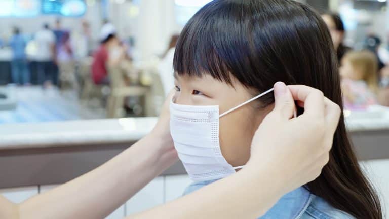 Les enfants doivent-ils porter des masques ?