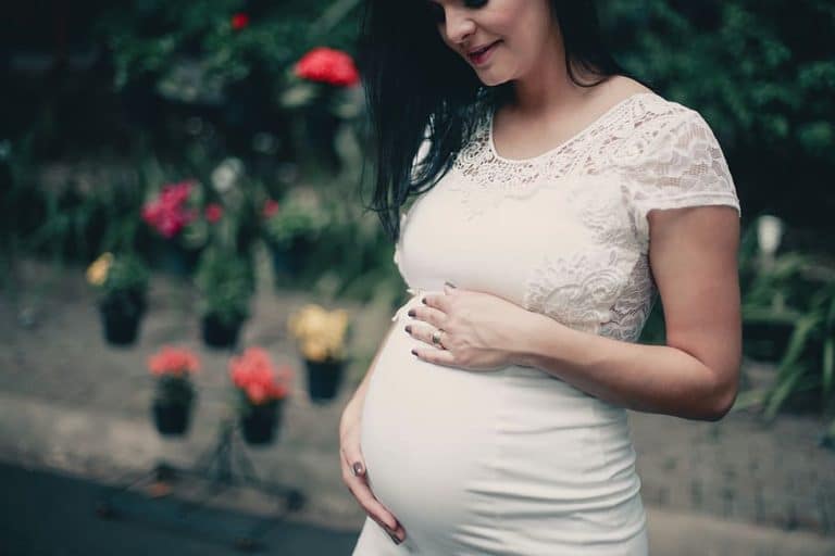 Enceinte de jumeaux, elle leur donne naissance avec deux jours d&rsquo;écart entre le premier et le deuxième