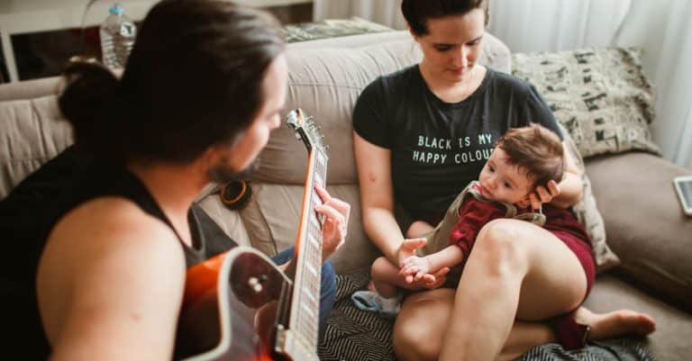 Connaissez-vous les mélodies enfantines qui influencent le cerveau de votre enfant ?