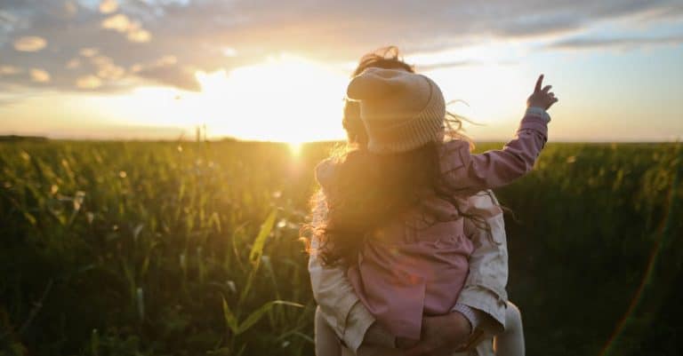Faut-il vraiment renoncer à l&rsquo;amour familial pour réussir dans la vie ?