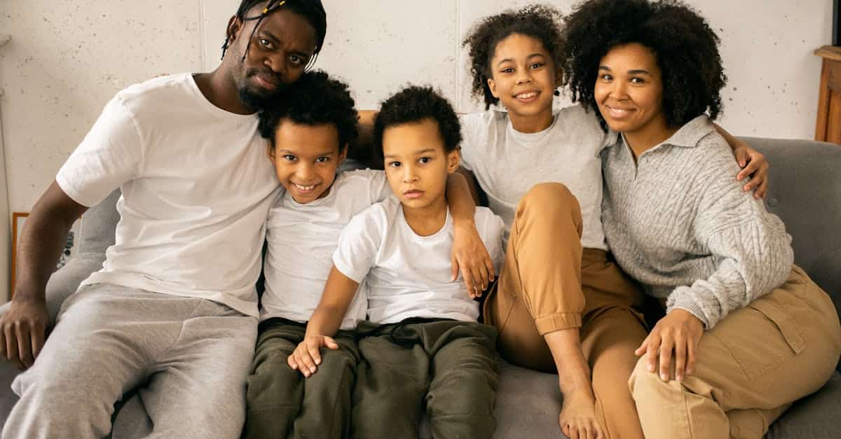 le lien affectif de l'enfance : découvrez l'importance des relations familiales pendant l'enfance et leur impact sur le développement émotionnel et relationnel.