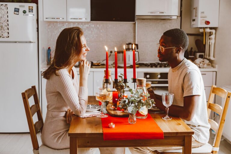 Comment raviver la flamme dans votre couple : 3 astuces surprenantes pour une sexualité épanouie