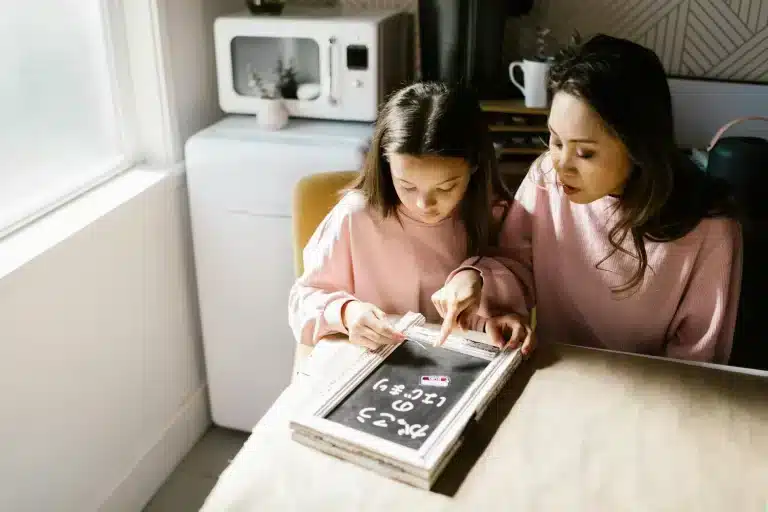 Votre enfant fait sa première rentrée scolaire : comment gérer cette journée sans stress au travail