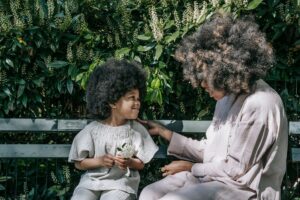 Louise Kerdoncuff écrit un guide pour parler aux enfants de 3 à 10 ans